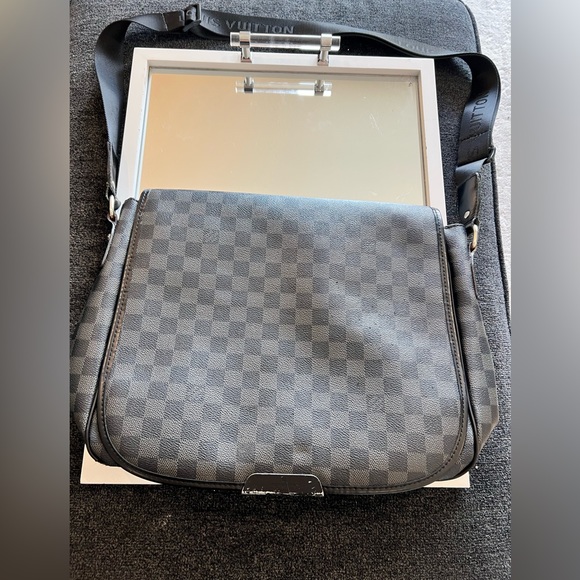 Louis Vuitton Laptop Bag, Authenic - Picture 2 of 2